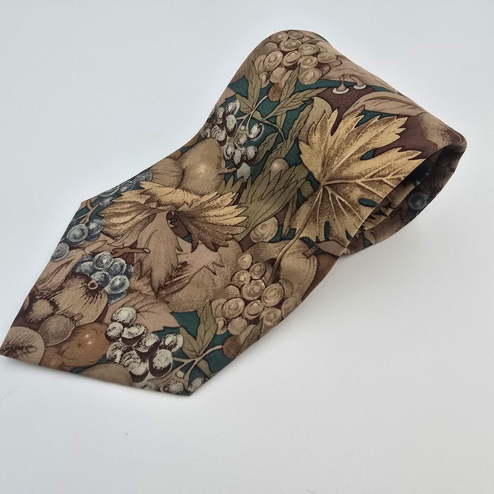 Pierre Cardin Mens All Silk Necktie Brown Fall Leaves Vintage Pattern Tie